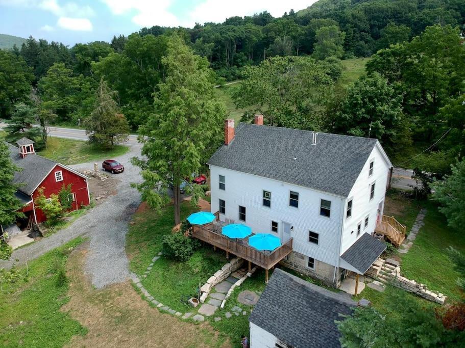 Craftsman Hideaway At The 1841 Farmhouse Chester Bagian luar foto