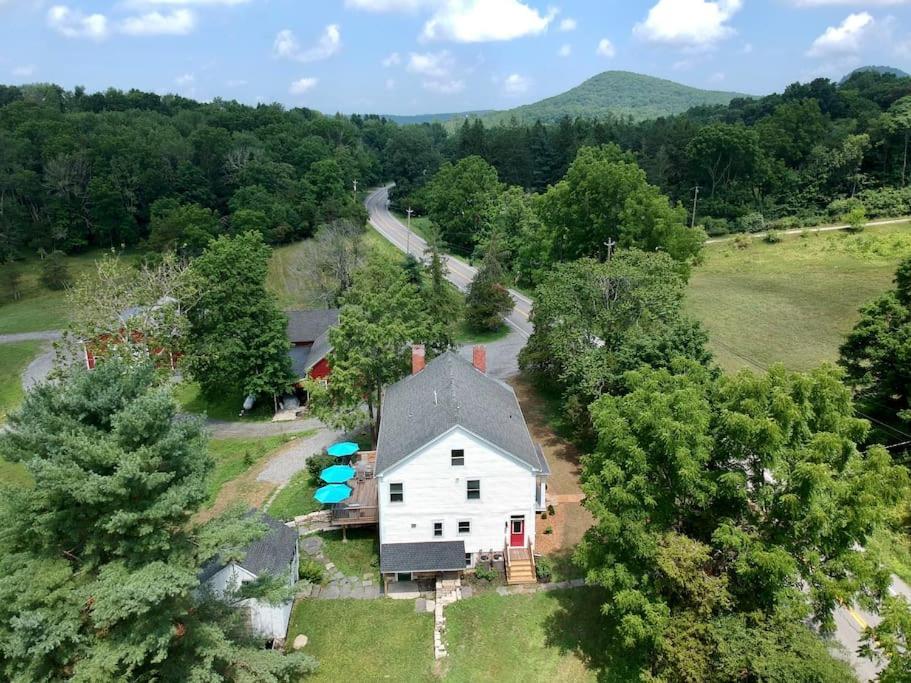 Craftsman Hideaway At The 1841 Farmhouse Chester Bagian luar foto